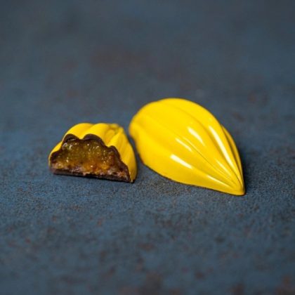 Цукерки асорті з темного шоколаду “Квітка перемоги” Wander 3