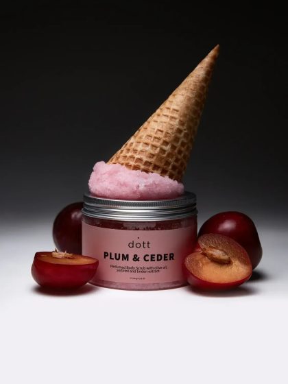 Парфумований скраб для тіла з олією оливки, сорбітолом та екстрактом липи PLUM & CEDAR Dott 350 мл