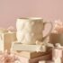 Чашка керамічна «Cup of Love» 350 мл з рельєфними сердечками на подарункових коробках