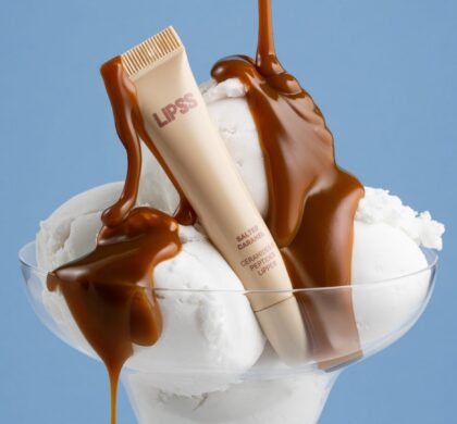 Блиск для губ LIPSS Salted Caramel 8 мл: бежева туба в креманці з морозивом і карамельним соусом