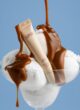 Блиск для губ LIPSS Salted Caramel 8 мл: бежева туба в креманці з морозивом і карамельним соусом