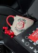 Бокс WINTER HUG: кухоль із Санта Клаусом, червоні ягоди та пачка какао крупним планом