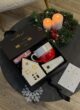 Бокс WARM KISSES: коробка біля вінка зі свічками та листівкою Best wishes
