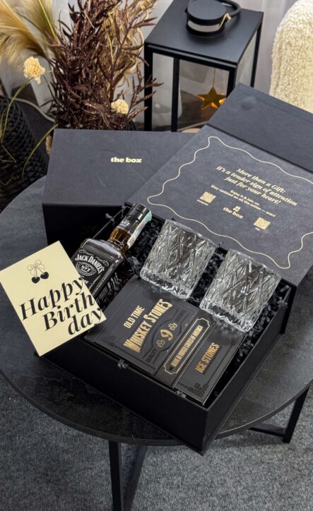 Бокс WHISKEY TIME: чорна коробка з віскі Jack Daniel's, двома кришталевими склянками та каменями для віскі