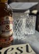 DELIGHTFUL: пляшка віскі Chivas Regal 12 і дві кришталеві склянки на столі