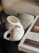 Бокс RISTRETTO TIME: чашки в крапку, свічка та шоколад Spell у коробці під кутом