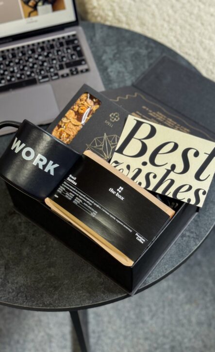 Бокс HIS JOB BOOST: чорна коробка з чашкою WORK, кавою The Box, шоколадом SPELL і листівкою Best wishes