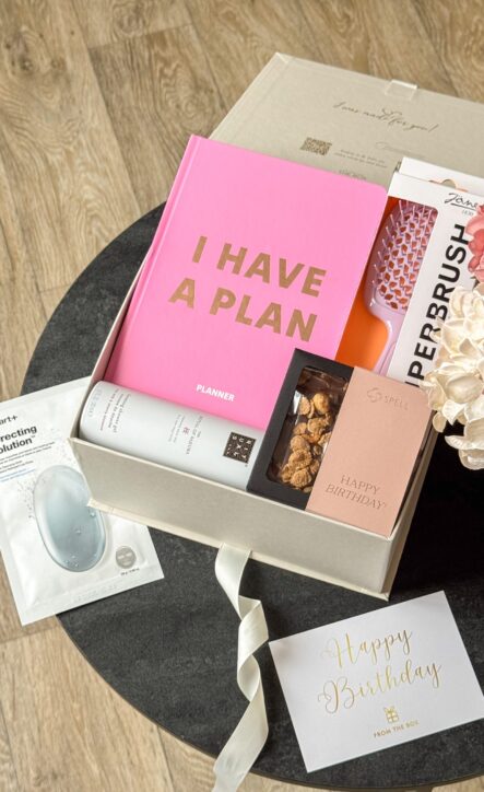 Бокс BE YOURSELF: планер I Have a Plan, щітка Superbrush, піна Rituals, шоколад Spell, маска Dr.Jart+ і листівка Happy Birthday