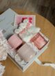 Бокс MUMMY & MINI: світла коробка з чашками Mummy і Mini, свічкою та шкарпетками-зайчиками