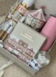 Бокс PINK X-MAS: лускунчик, чашка-карусель і коробка свічок у коробці під кутом