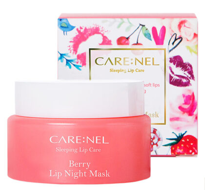 Маска для губ нічна ягідна «Carenel Berry Lip Night Mask» 23 г: рожева баночка на тлі яскравої коробки