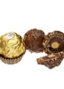 Цукерки «Ferrero Rocher» (поштучно): цукерка в золотій обгортці та розрізана з горіхом