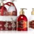 Подарунковий набір для рук Vivian Gray Red Christmas: крем-мило та лосьйон у червоному кошику з оленями