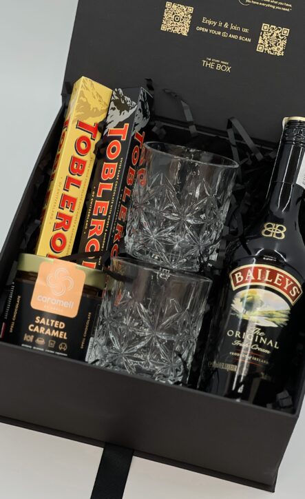 Бокс SWEET NIGHT: чорна коробка з Toblerone, лікером Baileys, двома кришталевими склянками та солоною карамеллю