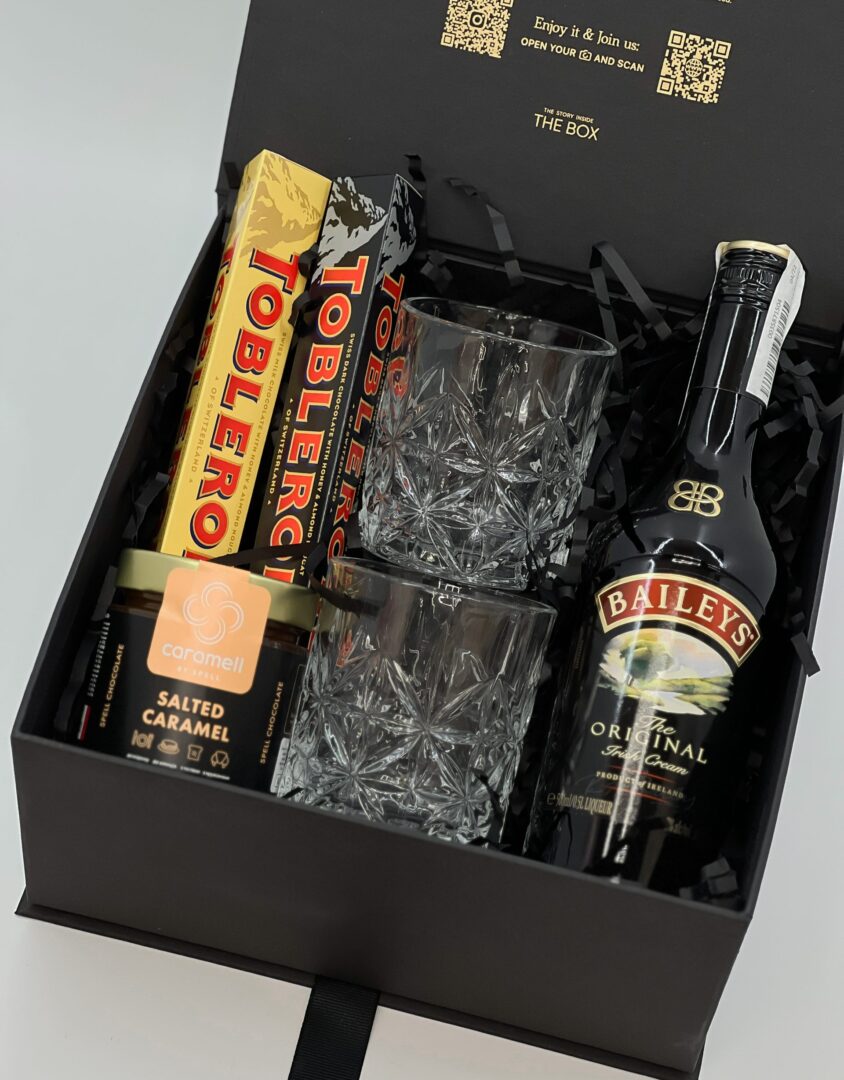 Бокс SWEET NIGHT: чорна коробка з Toblerone, лікером Baileys, двома кришталевими склянками та солоною карамеллю