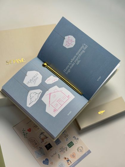 Книга малюка “SENSE baby book” cream (англ.версія)