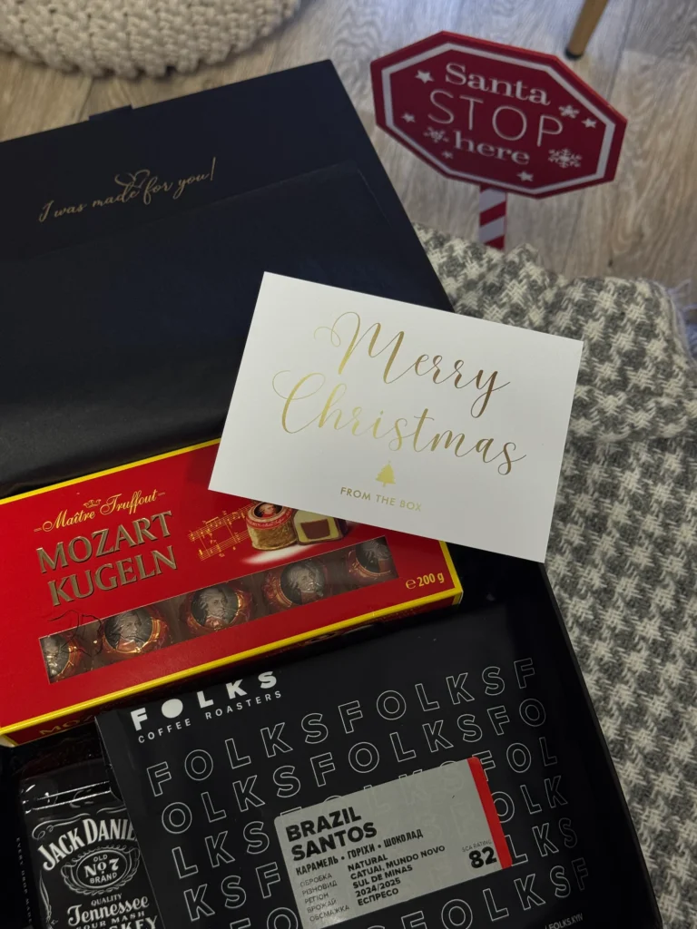 Колективний бокс: Jack Daniel’s, кава й цукерки Mozart з листівкою «Merry Christmas»